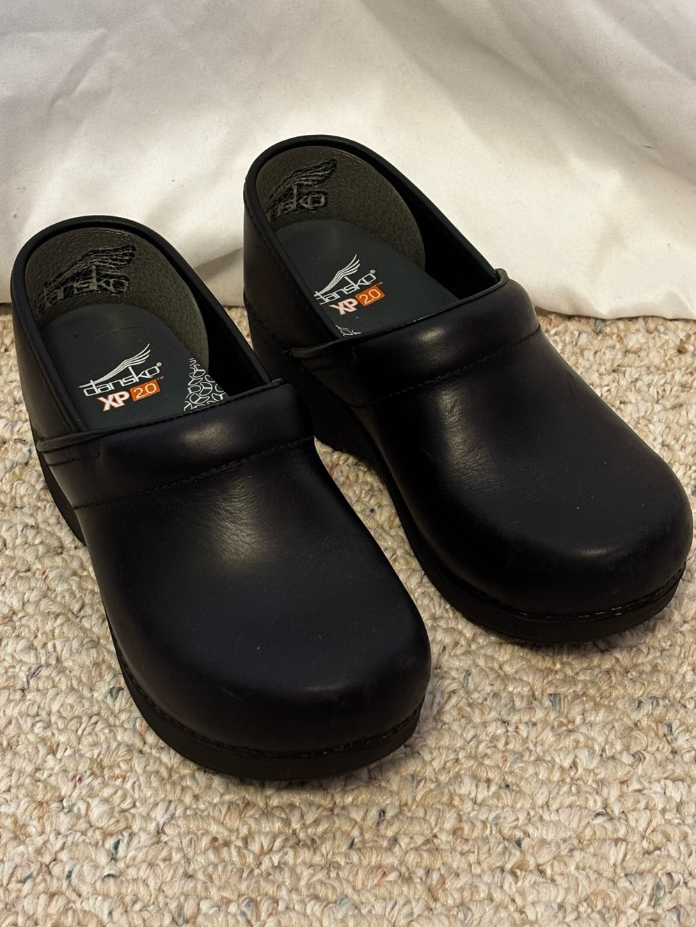 Dansko XP 2.0 Black Waterproof Pull Up Clog size 36 - Picture 2 of 8